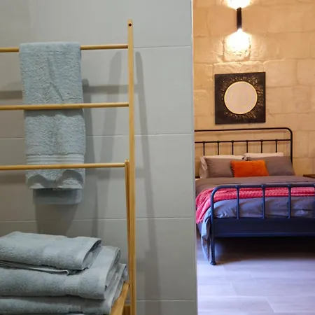 Vittoria - Charming 500-year-old House Nestled Within The Fortified Walls Of * Vittoriosa