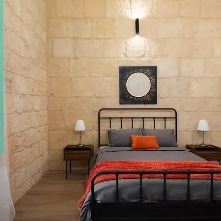 Vittoria - Charming 500-year-old House Nestled Within The Fortified Walls Of 比尔古