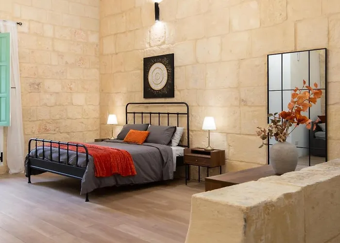 Vittoria - Charming 500-year-old House Nestled Within The Fortified Walls Of