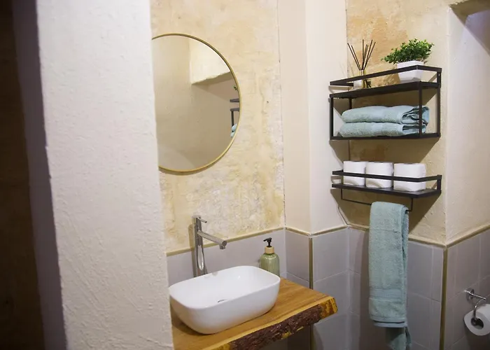 度假居 Vittoria - Charming 500-year-old House Nestled Within The Fortified Walls Of