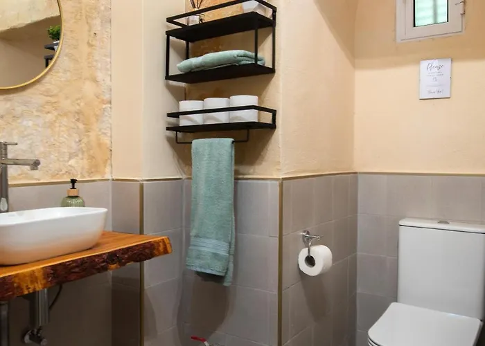 度假居 Vittoria - Charming 500-year-old House Nestled Within The Fortified Walls Of *