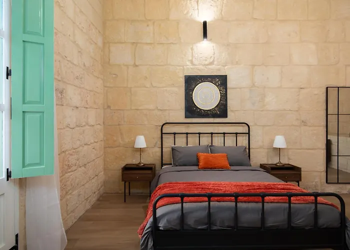 Vittoria - Charming 500-year-old House Nestled Within The Fortified Walls Of 比尔古