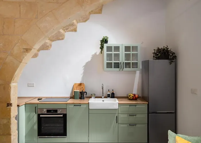 Vittoria - Charming 500-year-old House Nestled Within The Fortified Walls Of