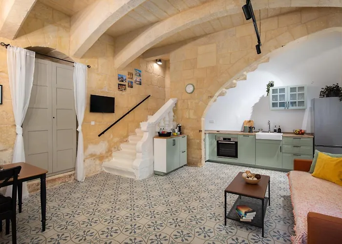 Vittoria - Charming 500-year-old House Nestled Within The Fortified Walls Of 比尔古