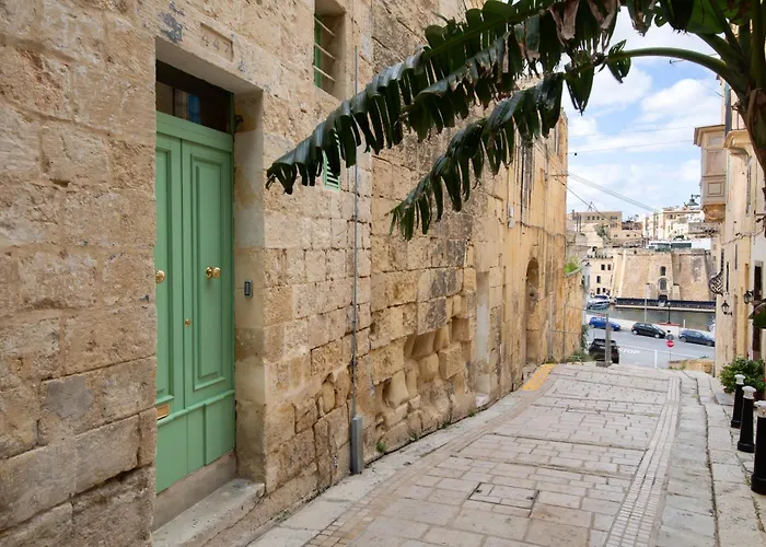 Vittoria - Charming 500-year-old House Nestled Within The Fortified Walls Of 比尔古