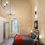 Vittoria - Charming 500-year-old House Nestled Within The Fortified Walls Of *