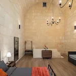 Vittoria - Charming 500-year-old House Nestled Within The Fortified Walls Of بيت للعطل بيرغو