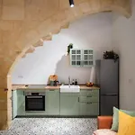 Vittoria - Charming 500-year-old House Nestled Within The Fortified Walls Of