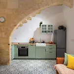 Vittoria - Charming 500-year-old House Nestled Within The Fortified Walls Of *