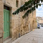Vittoria - Charming 500-year-old House Nestled Within The Fortified Walls Of Vittoriosa
