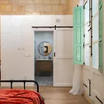 Vittoria - Charming 500-year-old House Nestled Within The Fortified Walls Of Ferienhaus