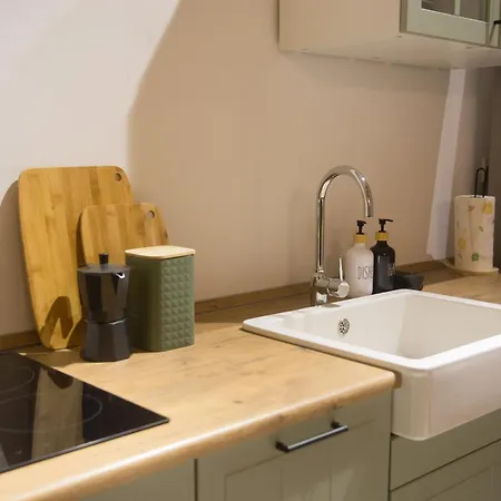 Vittoria - Charming 500-year-old House Nestled Within The Fortified Walls Of