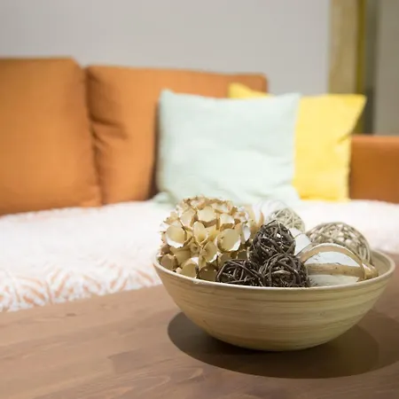 Vittoria - Charming 500-year-old House Nestled Within The Fortified Walls Of