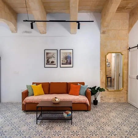 Vittoria - Charming 500-year-old House Nestled Within The Fortified Walls Of 比尔古