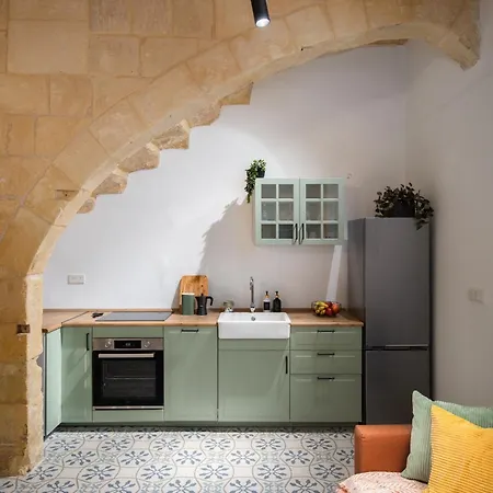Vittoria - Charming 500-year-old House Nestled Within The Fortified Walls Of