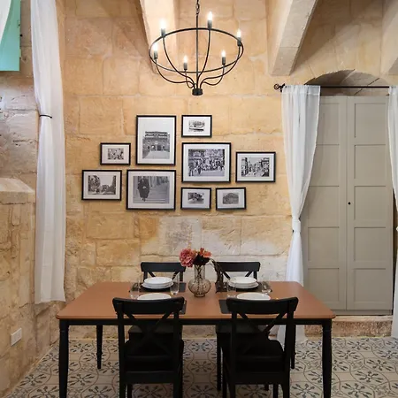 Vittoria - Charming 500-year-old House Nestled Within The Fortified Walls Of 度假居 比尔古