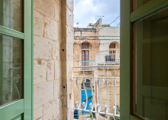 Vittoria - Charming 500-year-old House Nestled Within The Fortified Walls Of *