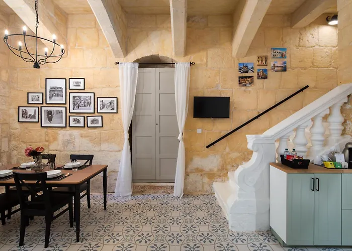 Vittoria - Charming 500-year-old House Nestled Within The Fortified Walls Of *