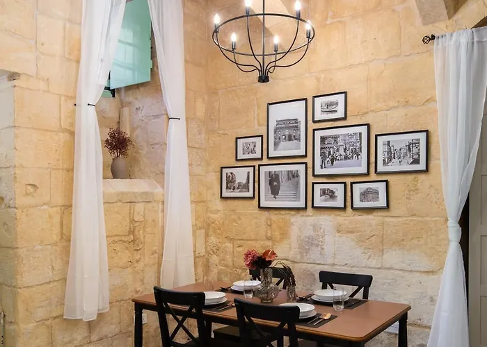 Vittoria - Charming 500-year-old House Nestled Within The Fortified Walls Of Birgu