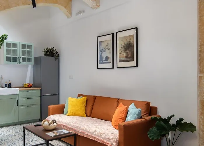 Vittoria - Charming 500-year-old House Nestled Within The Fortified Walls Of Case de vacanță