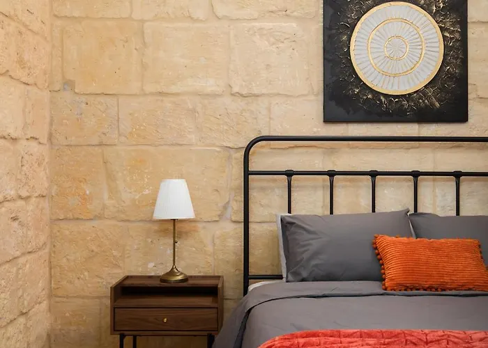 Case de vacanță Vittoria - Charming 500-year-old House Nestled Within The Fortified Walls Of Birgu