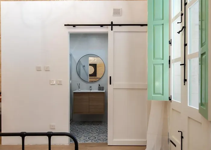 Vittoria - Charming 500-year-old House Nestled Within The Fortified Walls Of Case de vacanță